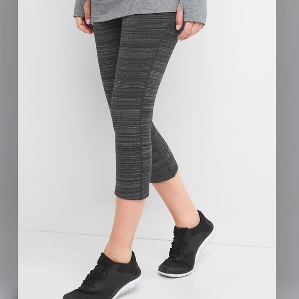 GapFit gFast Performance Cotton Capri Leggings